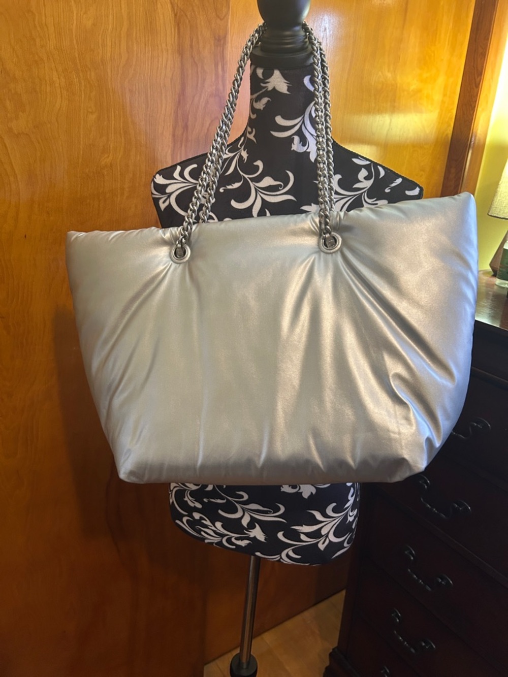 Ella Metallic Puffy Chain Tote - Picture 4 of 6